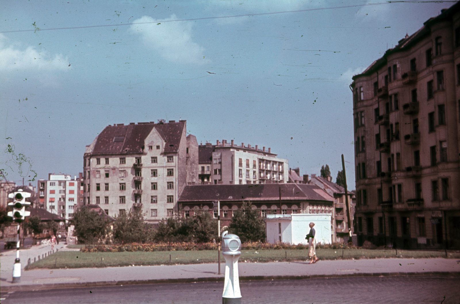 Hungary, Budapest II., Széna tér a Csalogány utca torkolatánál, balra a Margit körút (Mártírok útja), jobbra a Varsányi Irén utca., 1955, Heinzely Béla, Budapest, colorful, csibi lamp, Fortepan #129232