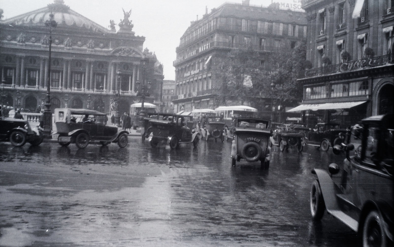 France, Paris, Place de l'Opéra, balra az Opera, jobbra a Boulevard des Capucines torkolata., 1929, Horváth Miklós dr, Fortepan #129266