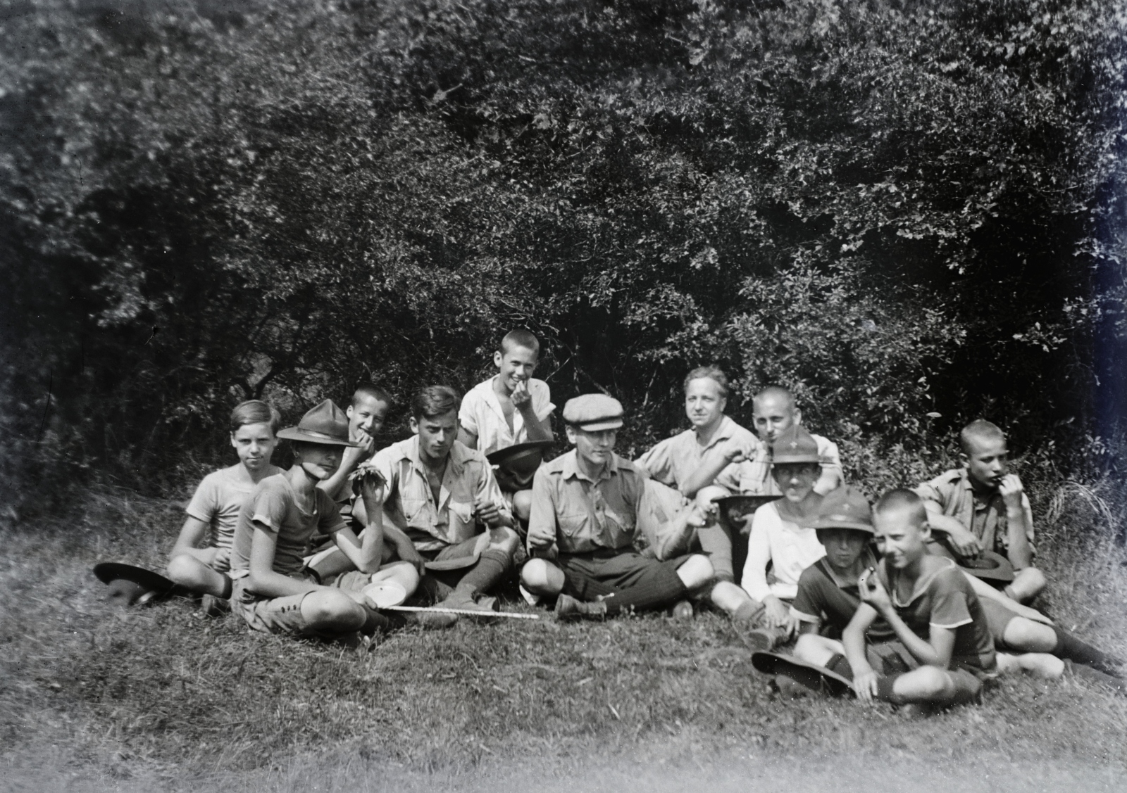 1933, Horváth Miklós dr, scouting, sitting on the ground, Fortepan #129322