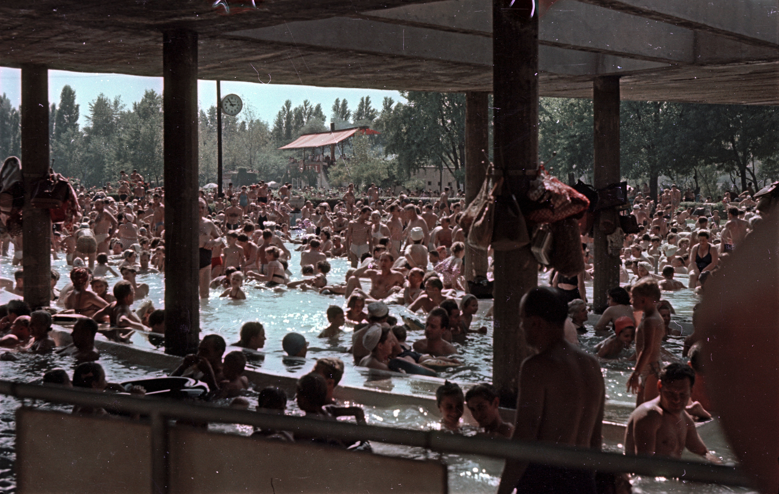 Hungary, Margit Islands, Budapest, Palatinus Strandfürdő., 1955, Horváth Miklós dr, colorful, mass, Fortepan #129417