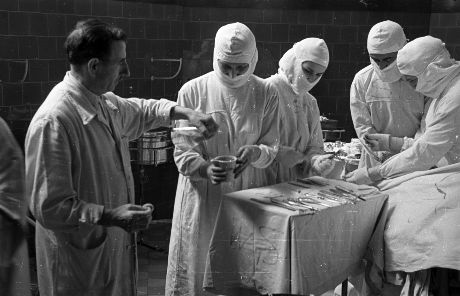 Hungary, Budapest XII., Szent János Kórház, Sebészeti Osztály, műtő., 1947, Horváth Miklós dr, medical institution, surgery, Budapest, operating room, Fortepan #129475