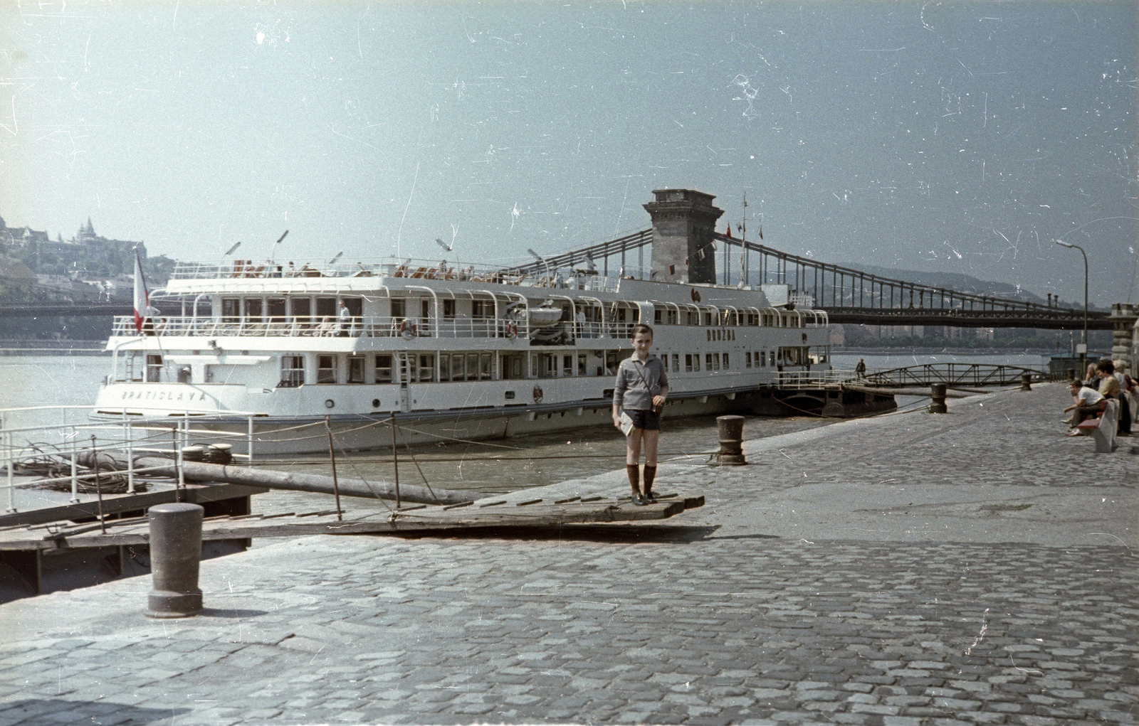 Hungary, Budapest V., pesti alsó rakpart a Vigadó tér felől a Széchenyi Lánchíd felé nézve., 1964, Horváth Miklós dr, colorful, Budapest, Fortepan #129489