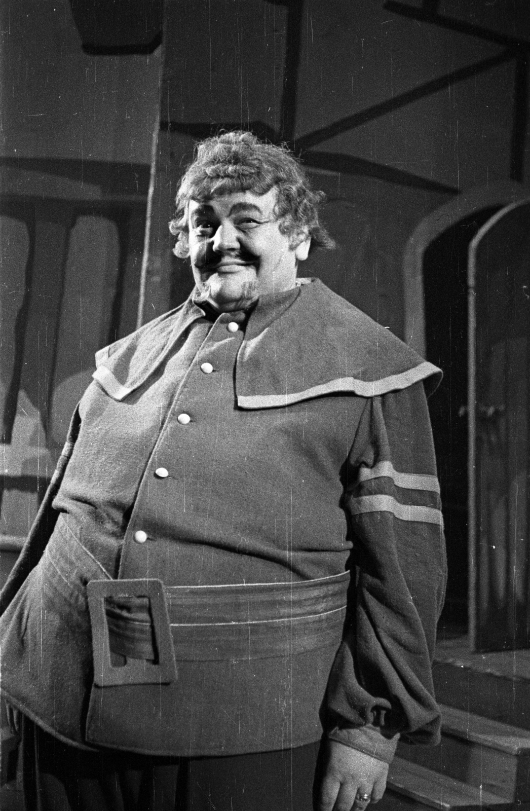 Hungary, Miskolc, a Nemzeti Színház előadása, Shakespeare: A windsori víg asszonyok. Fehér Tibor színművész Sir John Falstaff szerepében., 1961, Hunyady József, costume, Fortepan #129711