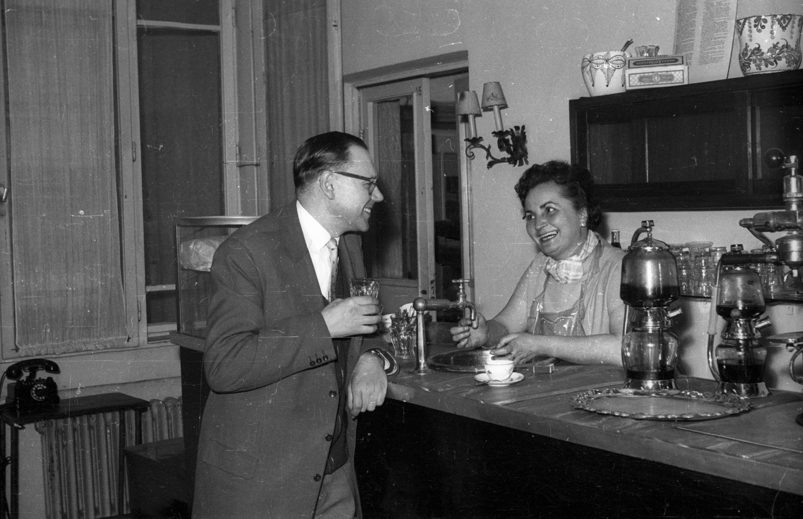 Hungary, Budapest VI., a felvétel az Írószövetség Bajza utca 18. alatti székházában készült., 1963, Hunyady József, Budapest, Fortepan #129738