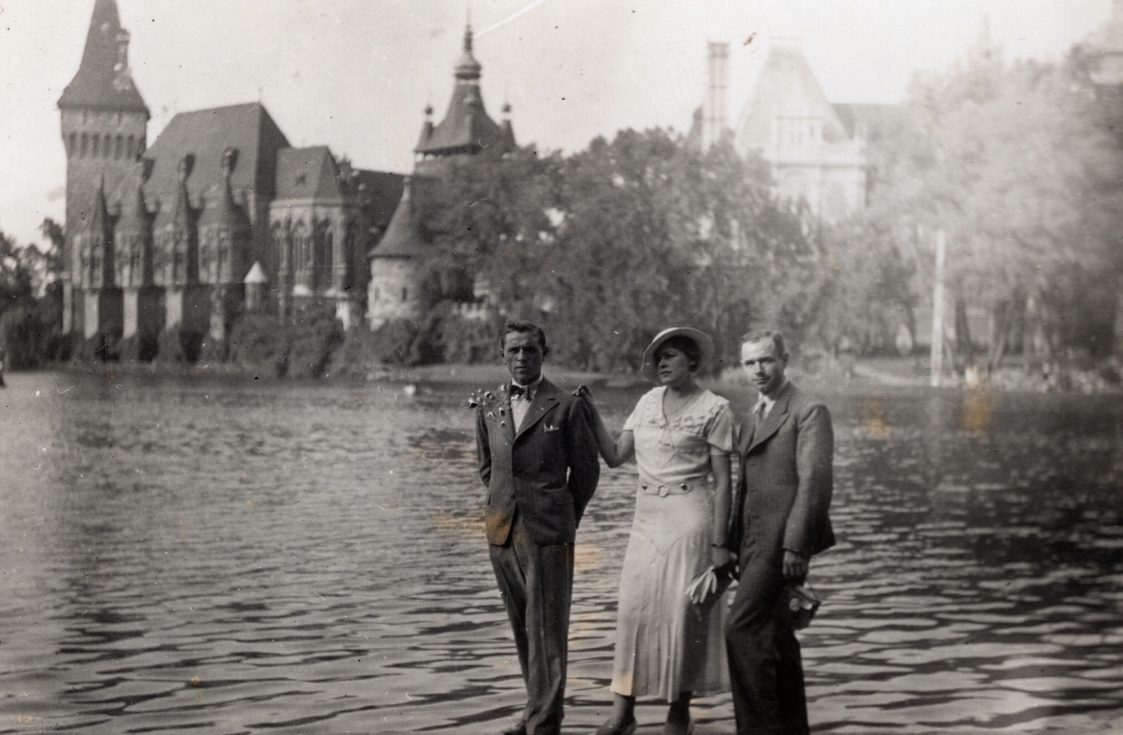 Hungary, Budapest XIV., Városligeti-tó, háttérben a Vajdahunyad vára., 1931, Ladinek Viktor, Budapest, Fortepan #129870