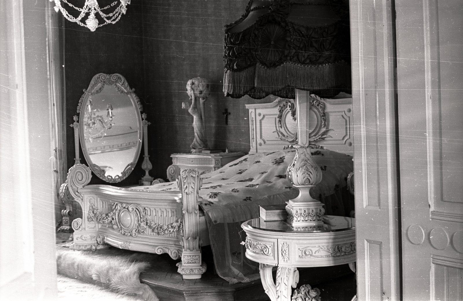 Hungary, Budapest VIII., Tavaszmező utca 1., Gartner Károly, az A sipotei Golgotha című könyv írójának lakása., 1942, Ladinek Viktor, interior, Baroque-style, Budapest, Fortepan #129964