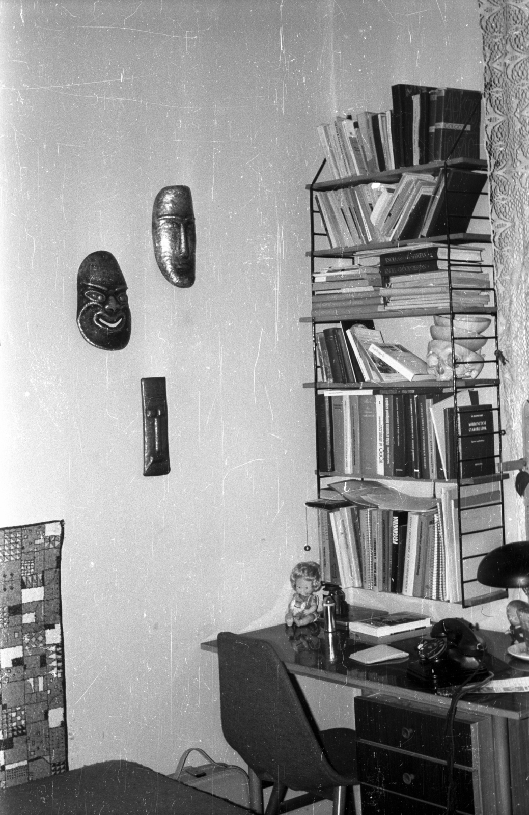 1966, Ladinek Viktor, mask, interior, bookshelf, Fortepan #129993