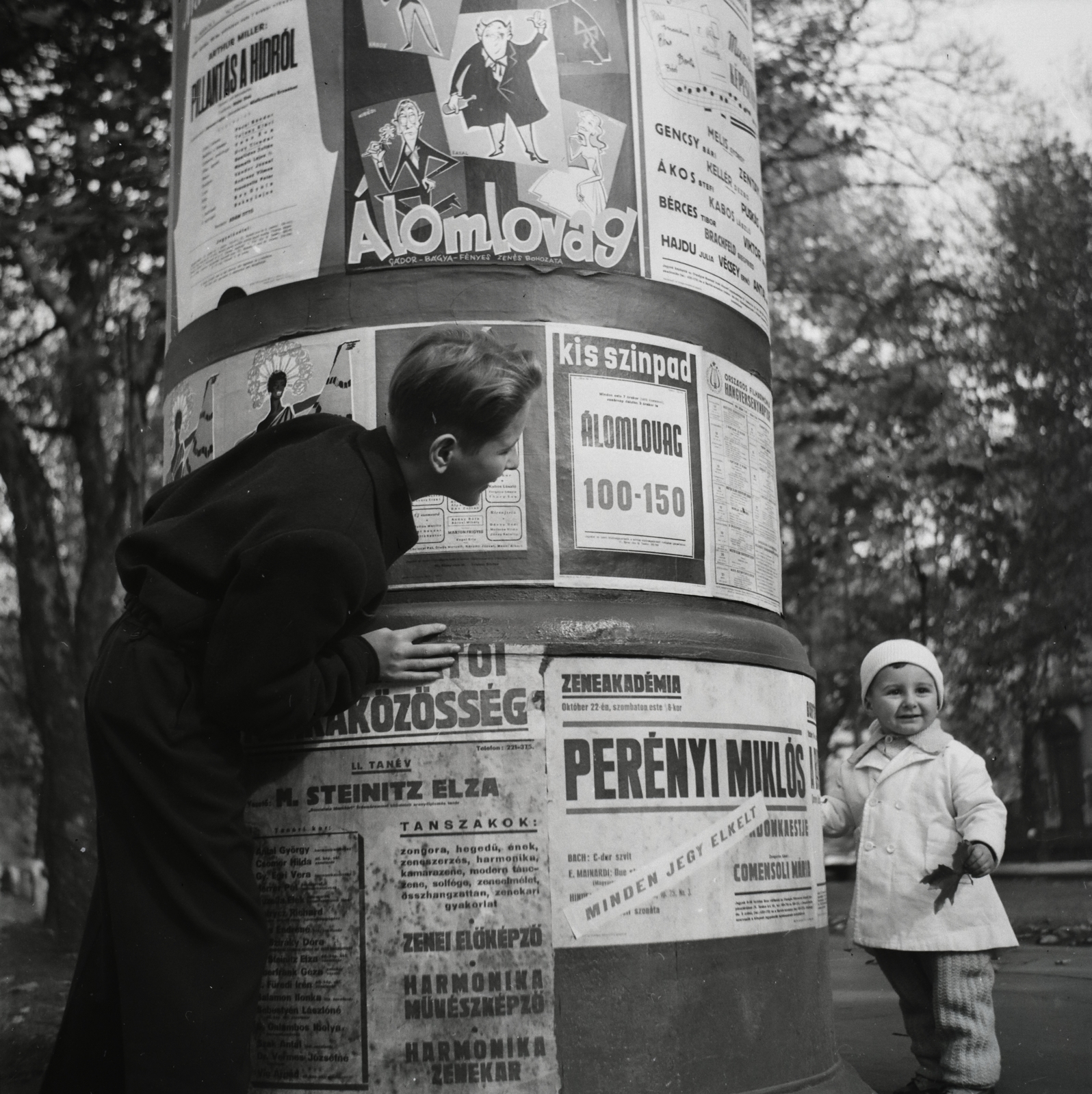 Hungary, Budapest, 1960, Lossonczy Miklós, poster, hide-and-seek, Fortepan #130077