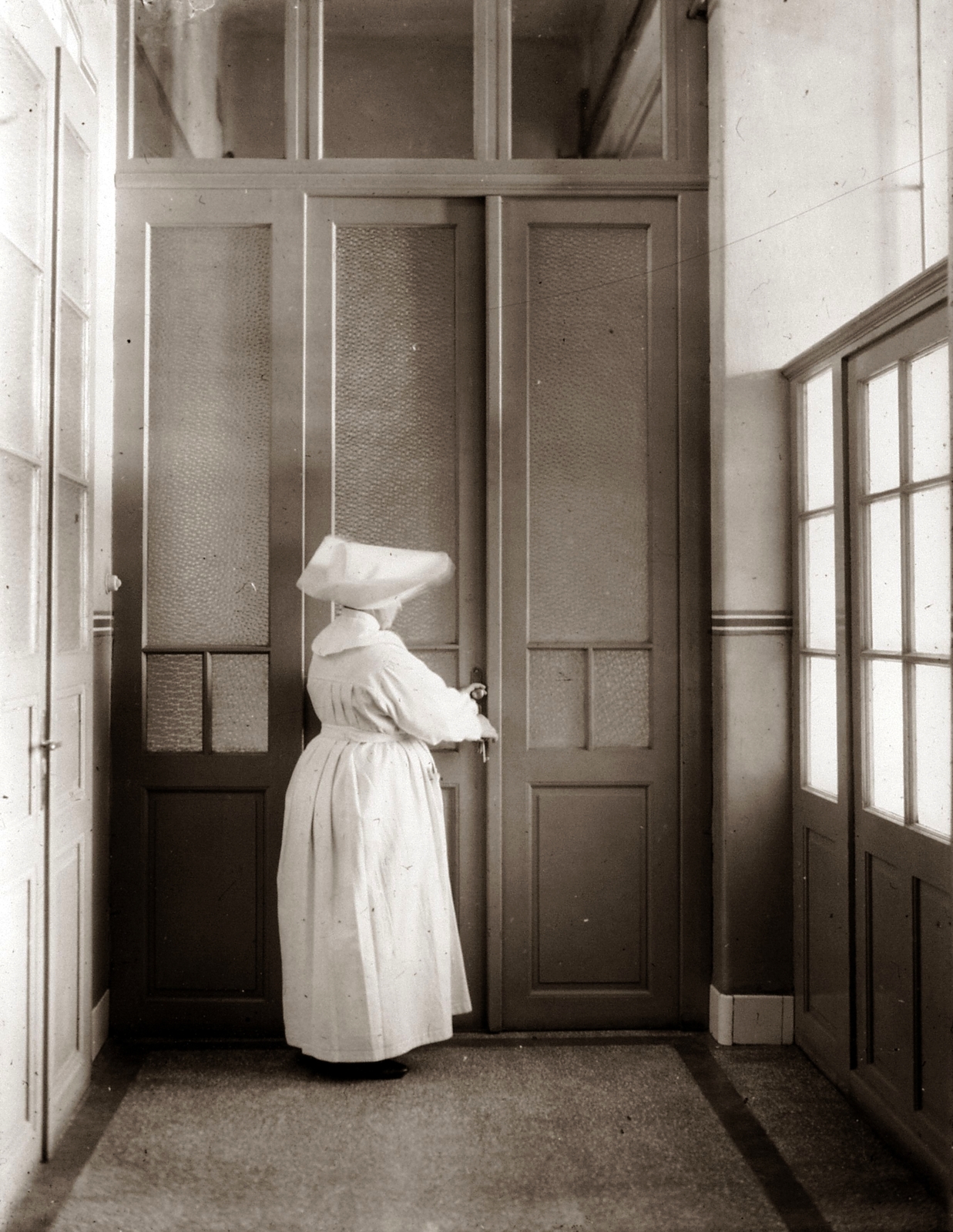 Magyarország, Pécs, Rákóczi út 2. a Magyar Királyi Erzsébet Tudományegyetem Klinikája (később Pécsi Tudományegyetem Klinikai Központ)., 1928, POTE, gyógyintézmény, apáca, Fortepan #130175