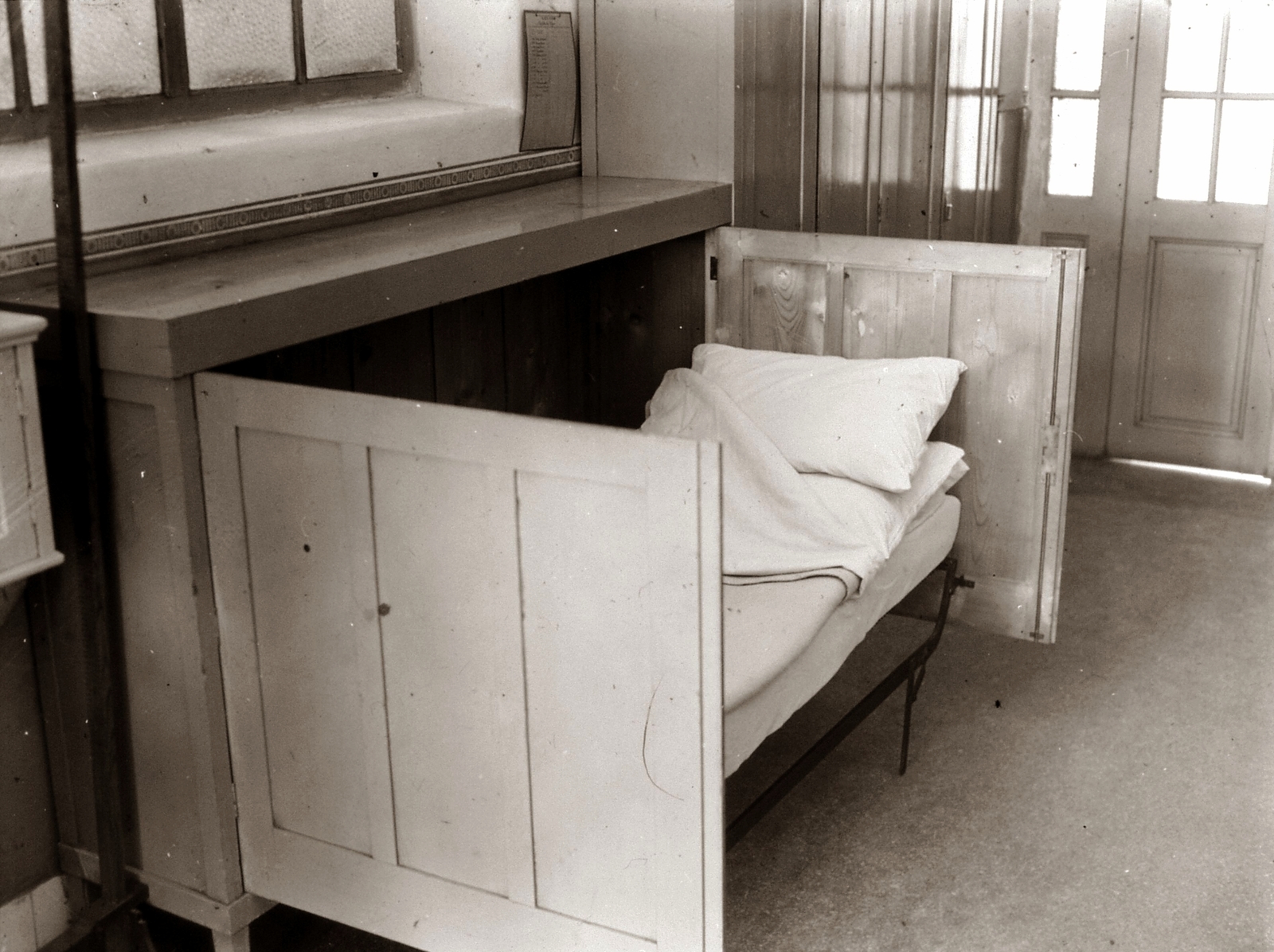 Hungary, Pécs, Rákóczi út 2. a Magyar Királyi Erzsébet Tudományegyetem Klinikája (később Pécsi Tudományegyetem Klinikai Központ)., 1928, POTE, medical institution, bed, Fortepan #130182