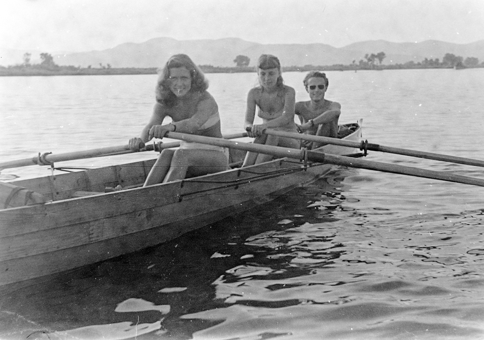 Hungary, a Szentendrei-Duna Budakalásznál., 1955, Szent-tamási Mihály, paddling, shades, Fortepan #13023