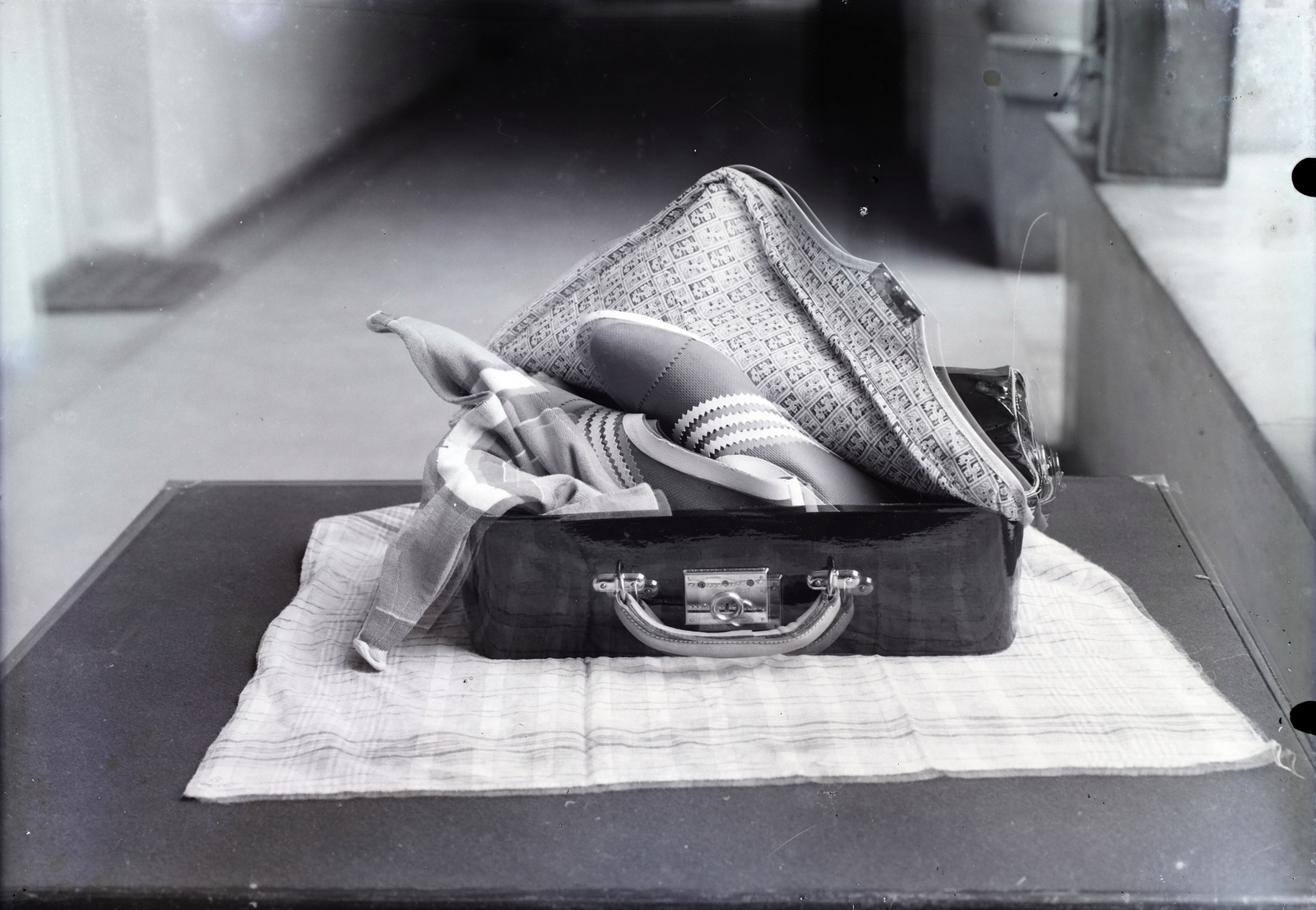 1929, Jánossy Virág, Háberl Aladár, shoe, suitcase, still life, Fortepan #130242