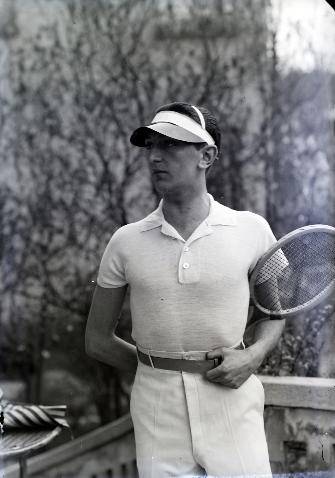 1929, Jánossy Virág, Háberl Aladár, fashion photo, awning, tennis rackets, white dress, Fortepan #130260