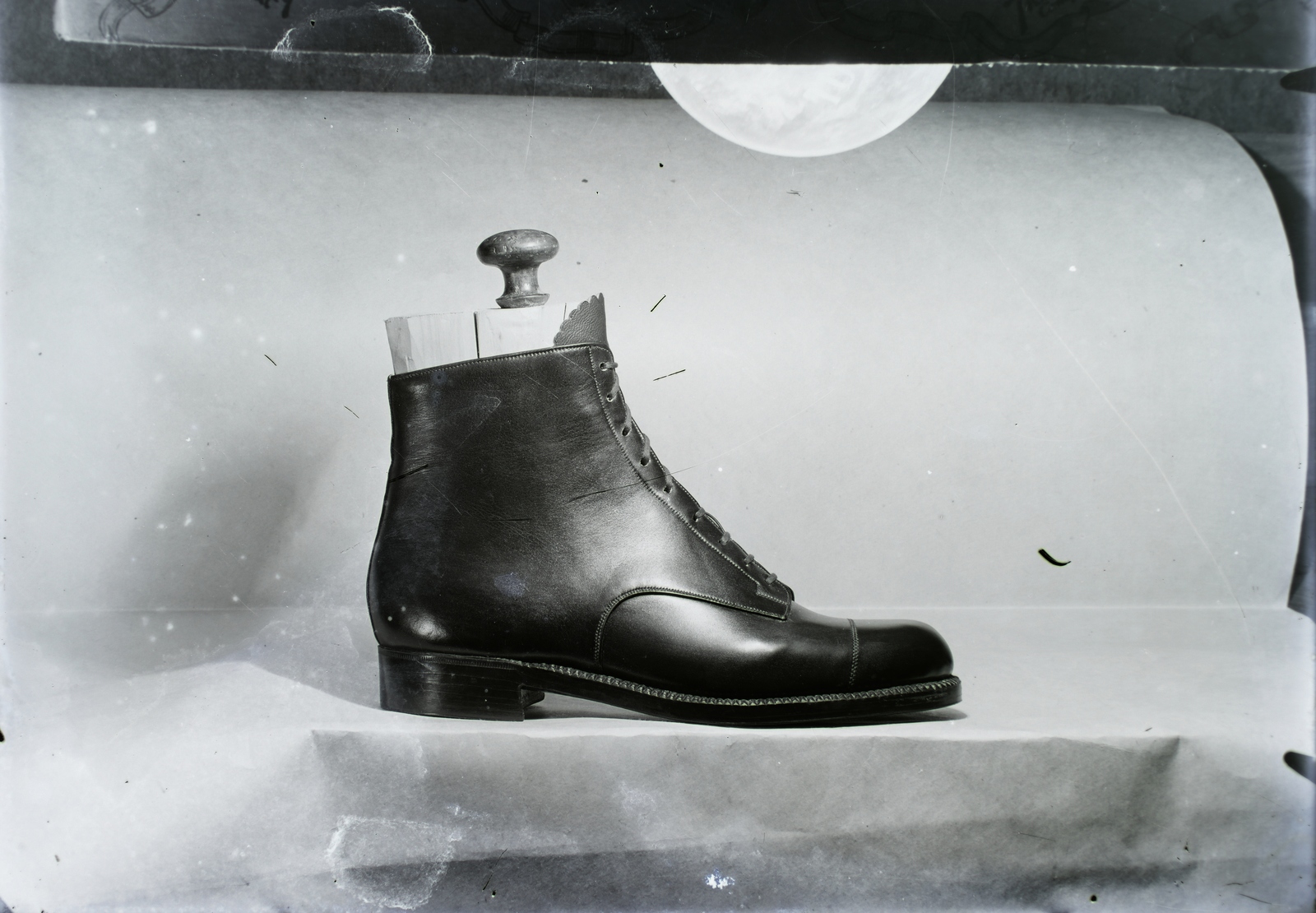 1929, Jánossy Virág, Háberl Aladár, shoe, shoe tree, Fortepan #130283
