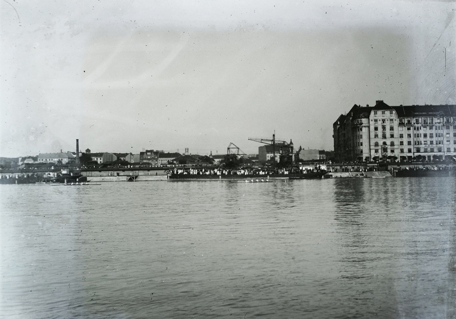 Hungary, Budapest XIII., az Újpesti rakpart és Újlipótváros épületei a Margitszigetről nézve., 1925, Jánossy Virág, Háberl Aladár, Budapest, Fortepan #130348