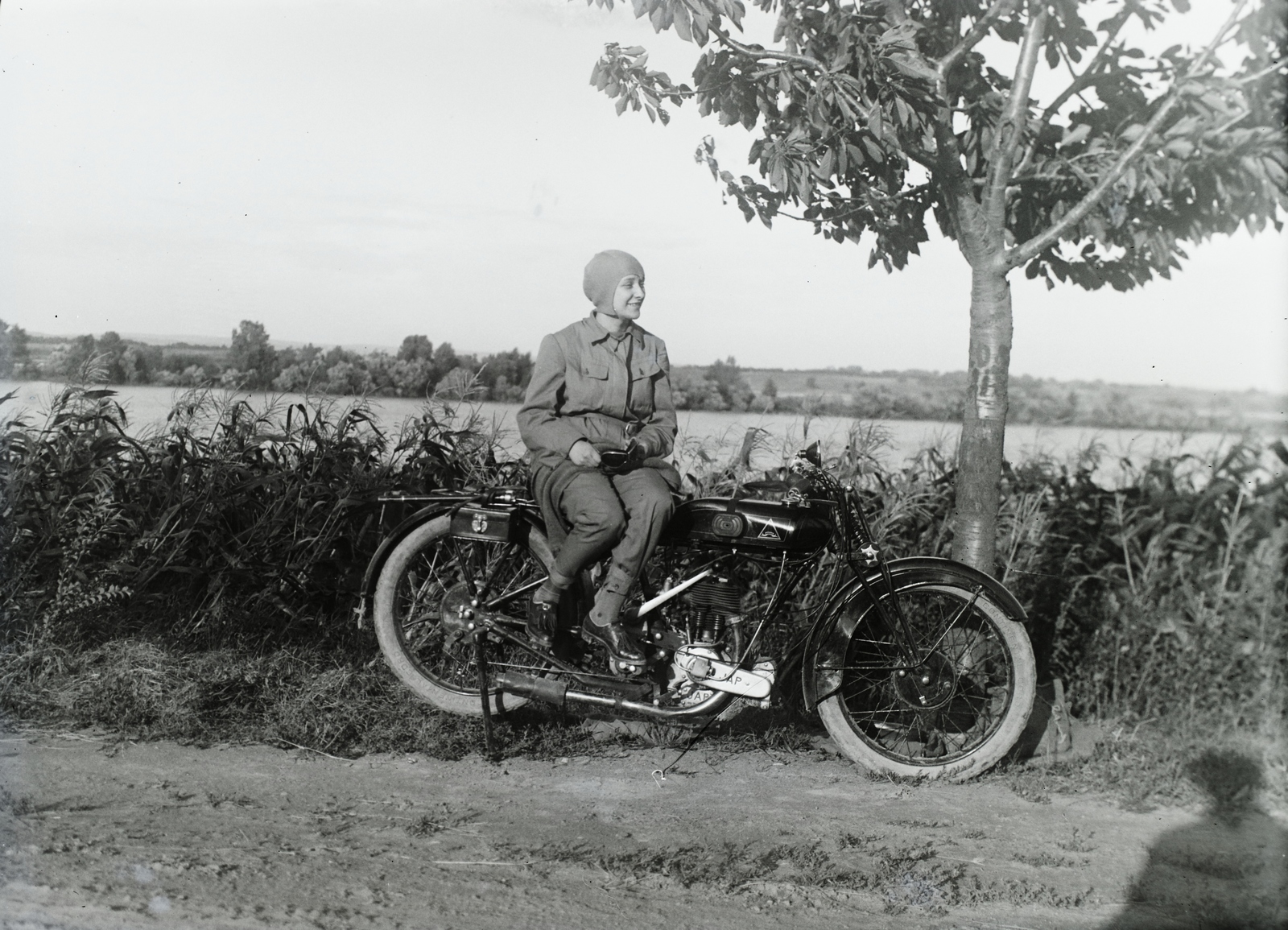 1932, Jánossy Virág, Háberl Aladár, motorcycle, Hungarian brand, Nova-brand, woman, wood, girls'n'cars, Fortepan #130379