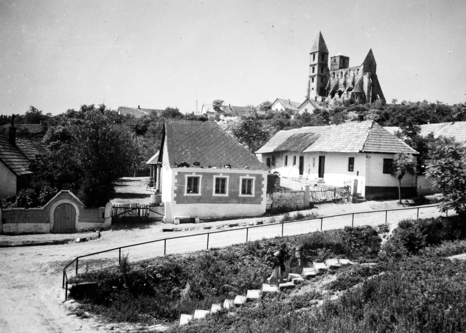 Hungary, Zsámbék, a premontrei templom romjai., 1936, Szilágyi Marianna, Fortepan #130437