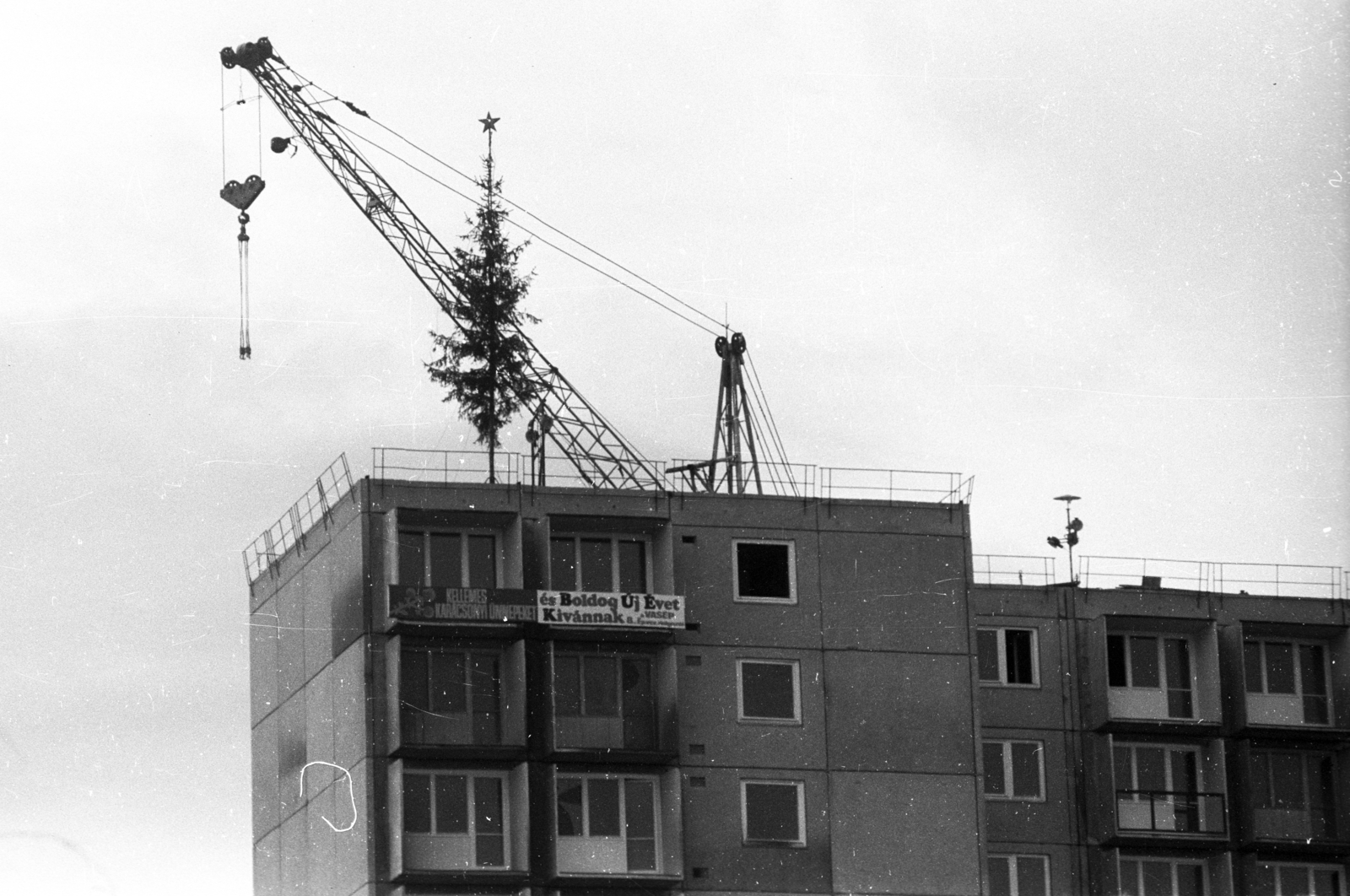 Hungary, Szombathely, Róbert Károly utca., 1978, Vizsnyiczai Erzsébet, christmas tree, construction, Fortepan #130737