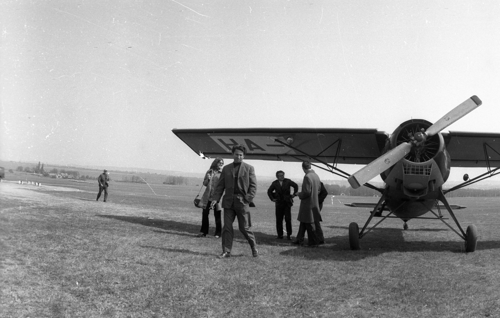 Magyarország, Békéscsaba, repülőtér, az MHSZ PZL-101A típusú, HA-SBM lajstromjelű repülőgépe., 1975, Vizsnyiczai Erzsébet, repülőgép, PZL-márka, PZL-101 Gawron, Fortepan #130767