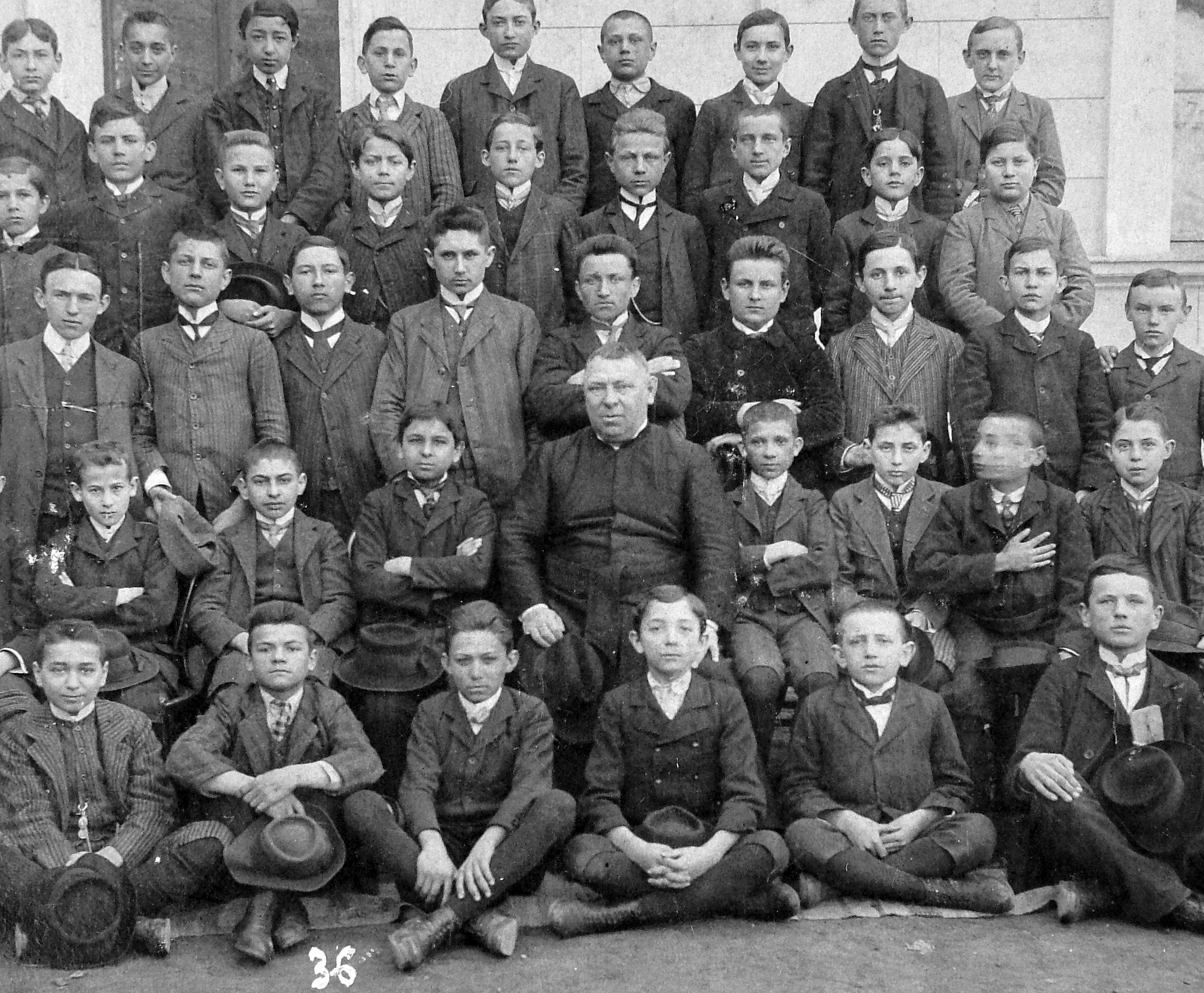 1919, Fortepan, school, yard, class photo, boys, teacher, cross-legged sitting, Fortepan #13086