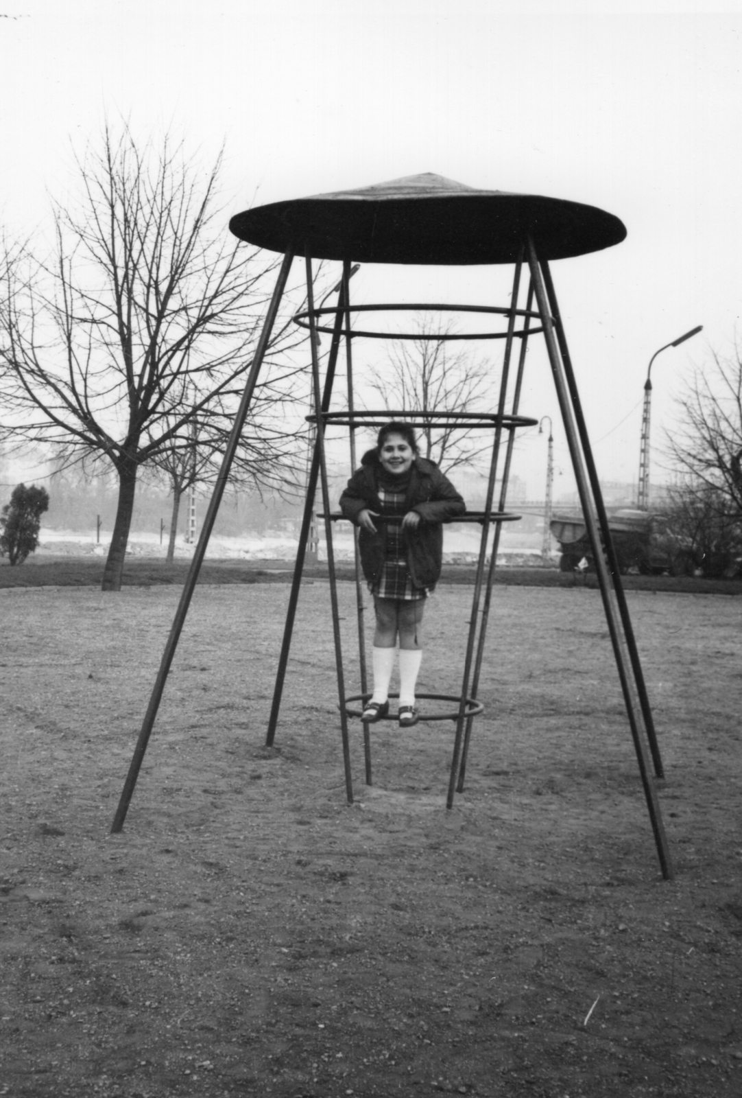 Hungary, Budapest II., Árpád fejedelem útja, játszótér az Üstökös utcánál., 1972, Bokor András, playground, Budapest, Fortepan #130864