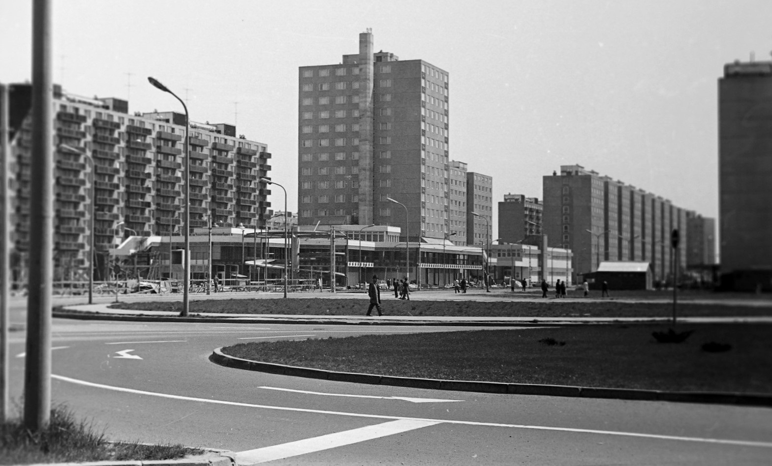 Magyarország, Újpalota, Budapest XV., Nyírpalota (Hevesi Gyula) út a Fő tér és a Zsókavár utca felé nézve., 1975, Gergely János, Budapest, Fortepan #131068