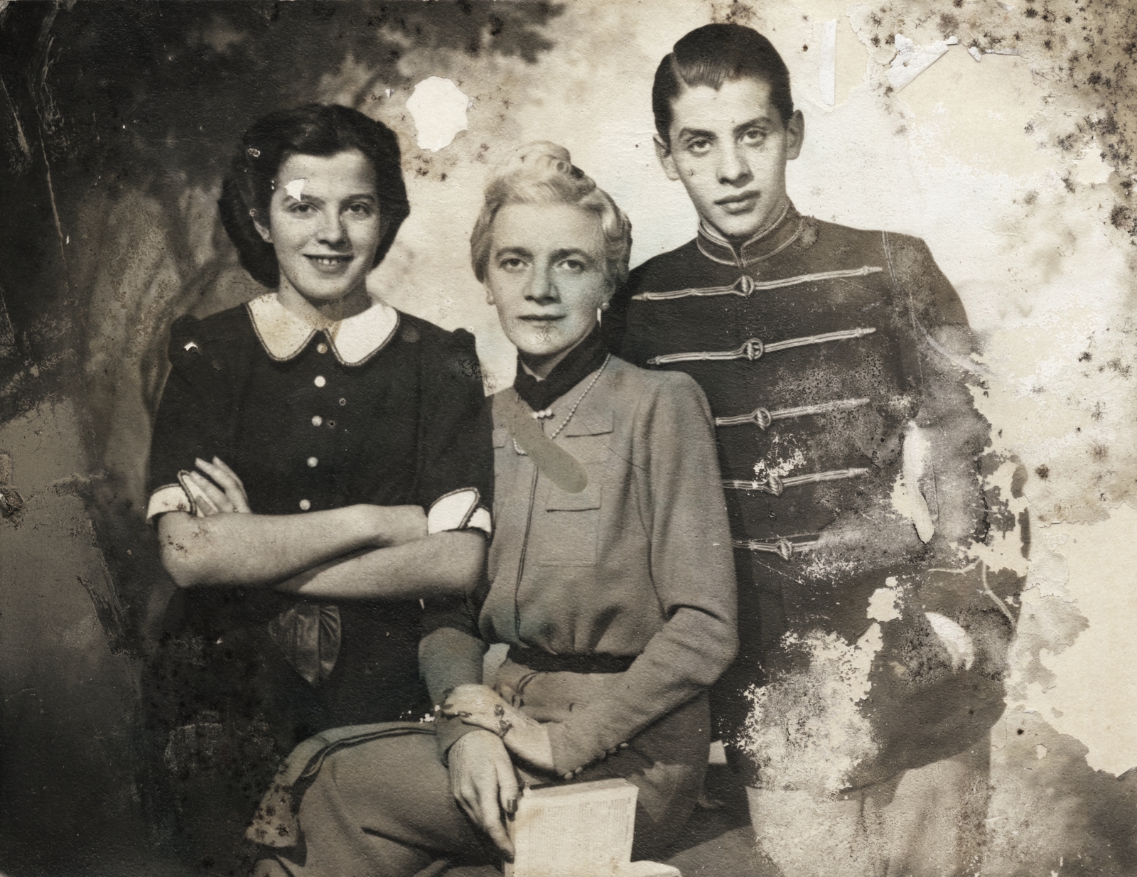Magyarország, Apponyi Geraldin édesanyja és testvérei: Gladys Virginia Stewart gyermekei Apponyi Virginia grófnő és Apponyi Gyula gróf., 1938, Kármentő Éva, Fortepan #131096