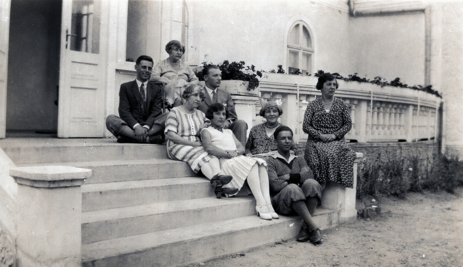 1926, Lovas Rita, tableau, twins, sitting on stairs, Fortepan #131159