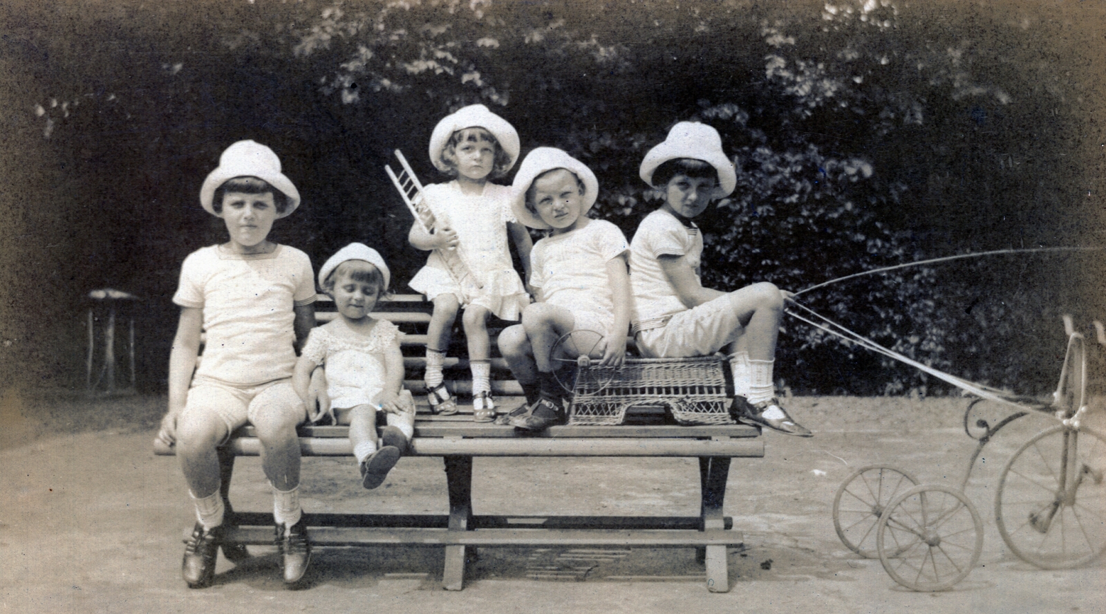 1911, Lovas Rita, kids, Horse-drawn carriage, tricycle, ladder, child labour, Fortepan #131172