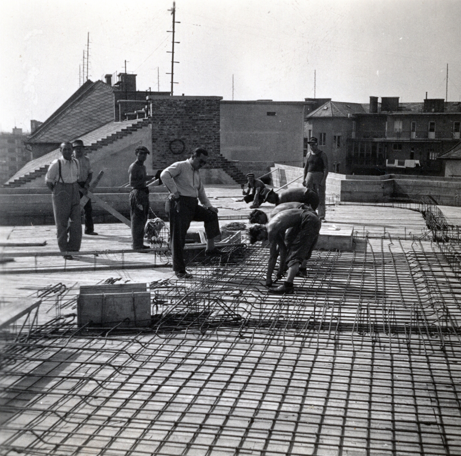 Hungary, Budapest XI., Edömér utca 6. (Géza-udvar, a Fővárosi Alkalmazottak Nemzeti Szövetségének társasháza), jobbra a Bocskai (Lenke) út 31. udvari frontja., 1936, Lovas Rita, construction, rf-concrete, Budapest, Fortepan #131178