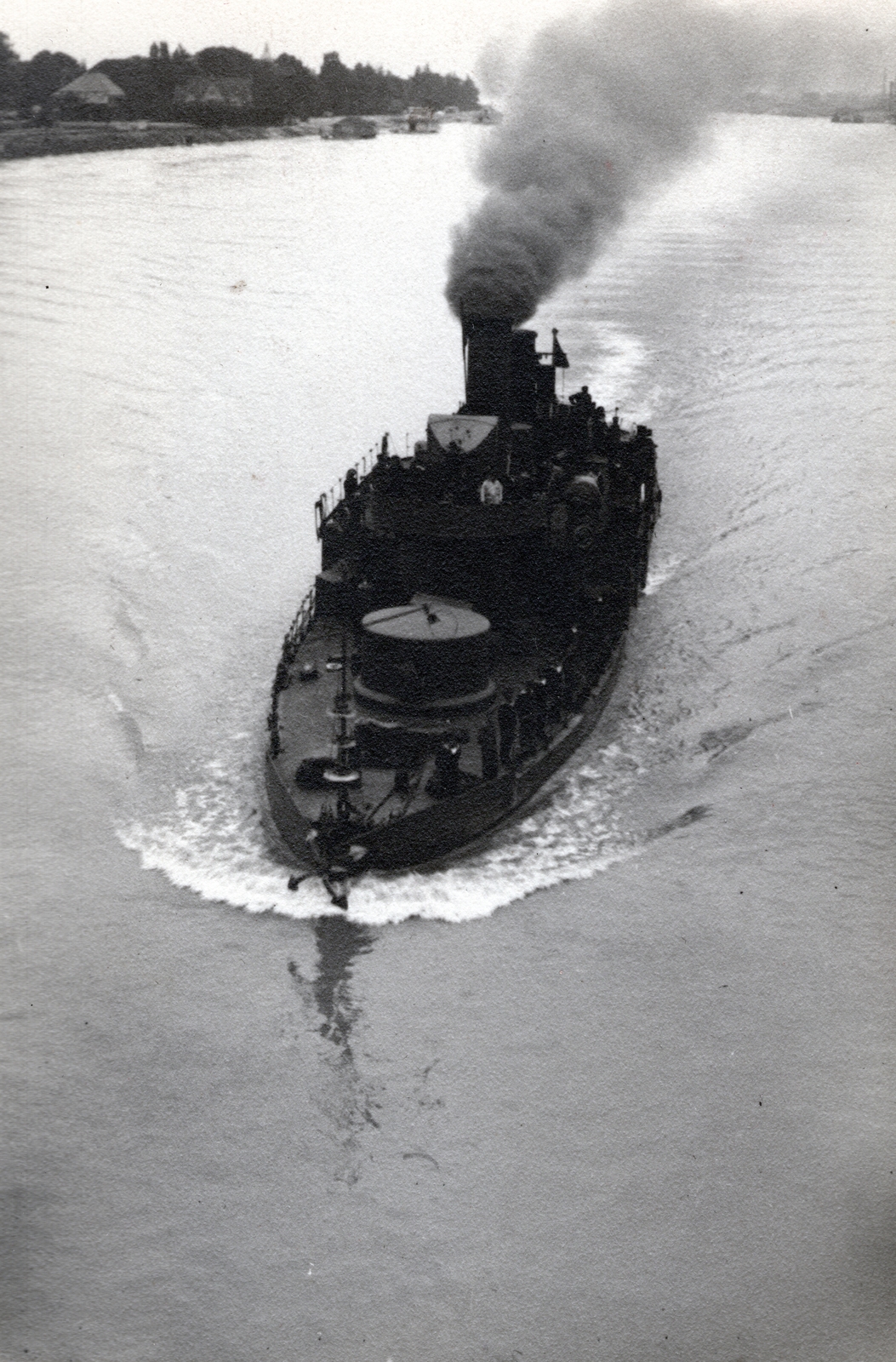 Magyarország, Budapest, SMS Körös monitor a Dunán, a Margit hídról nézve. Balra a Margit-sziget., 1919, Marics Zoltán, Vörösváry Zoltán, hadihajó, Tanácsköztársaság, Fortepan #131380