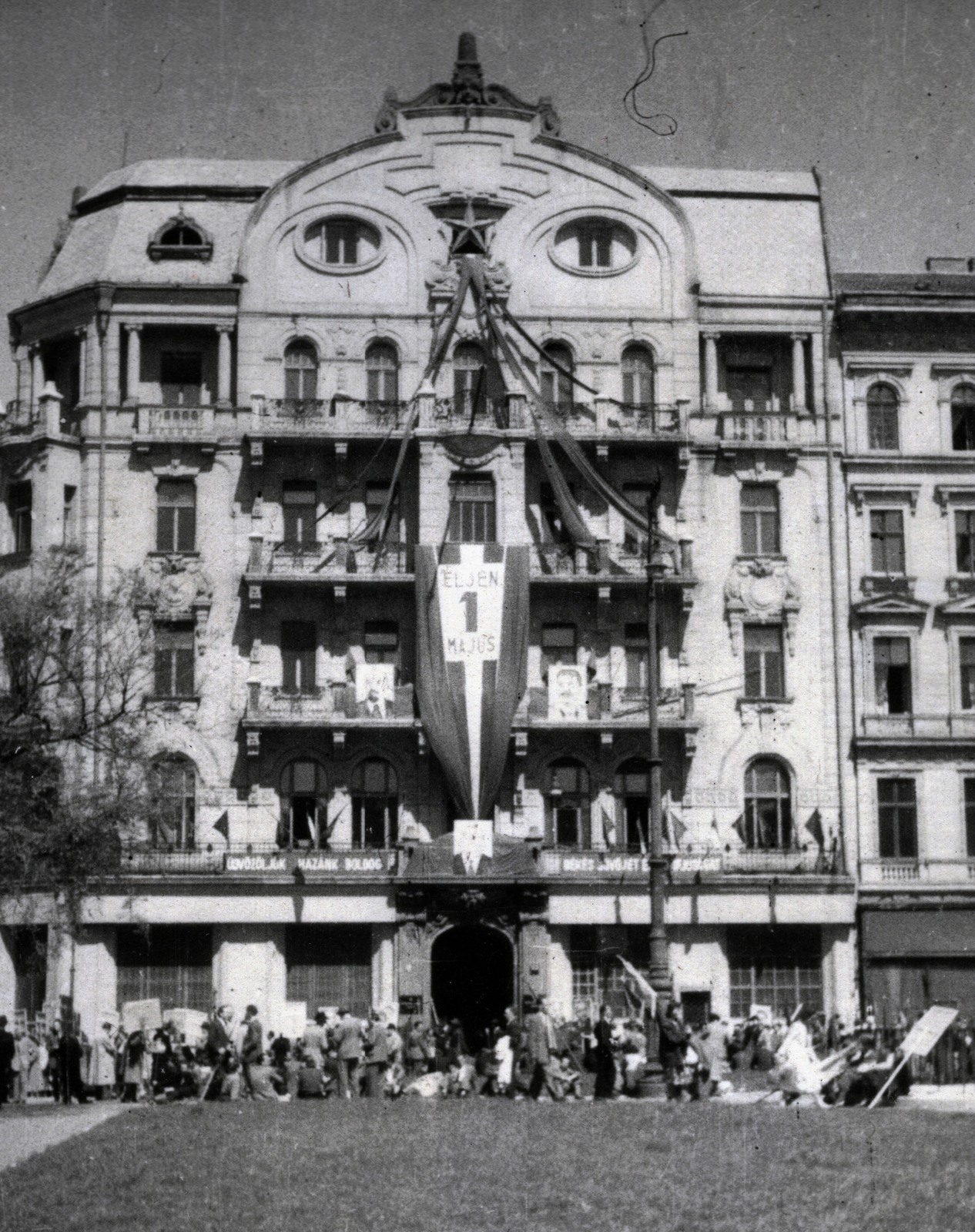 Hungary, Budapest V., József Attila utca 8. a József nádor térről nézve., 1949, Marics Zoltán, Budapest, 1st of May parade, Fortepan #131392