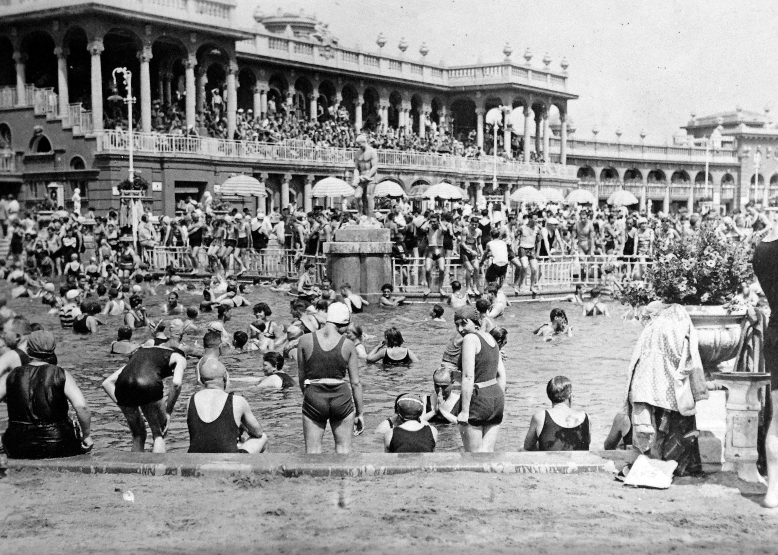 Hungary, Budapest XIV., Széchenyi fürdő., 1930, Fortepan, thermal bath, Budapest, Neo-Baroque-style, Győző Czigler-design, Fortepan #13141