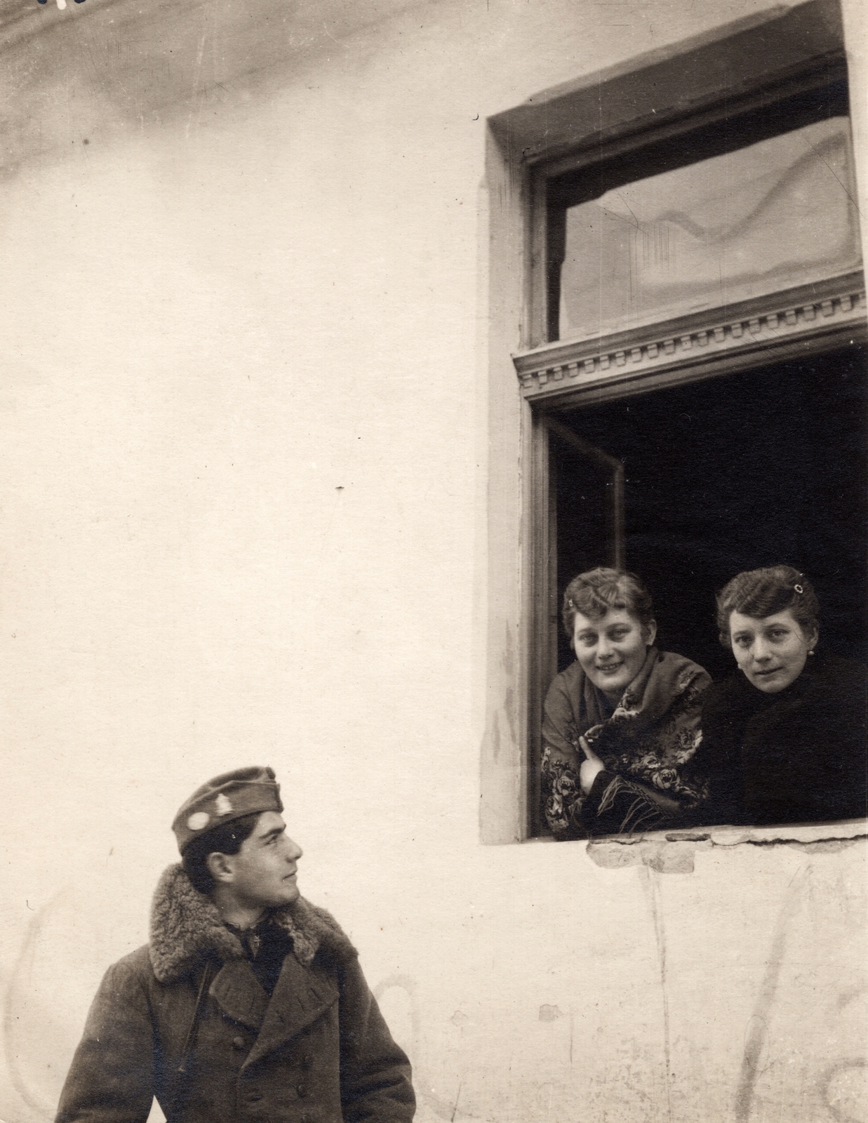 1917, Palotai Klára, First World War, leaning out of the window, Fortepan #131591