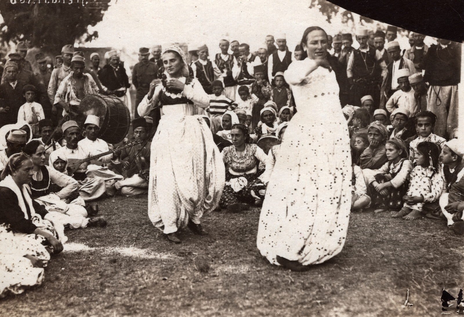 1917, Palotai Klára, népviselet, hegedű, tánc, hangszer, dob, muszlim, gyerekek, Fortepan #131730