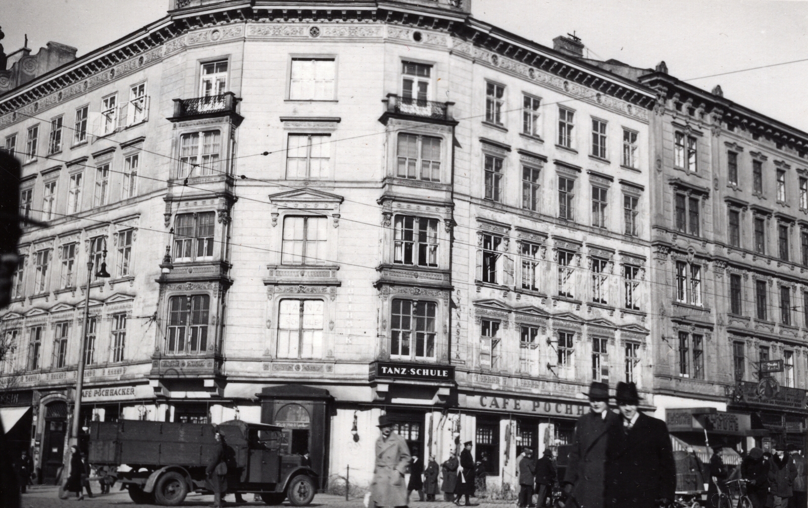 Austria, Vienna, Friedrichstrasse - Kärntner Strasse sarok., 1938, Palotai Klára, commercial vehicle, dance school, Anschluss, Fortepan #131785