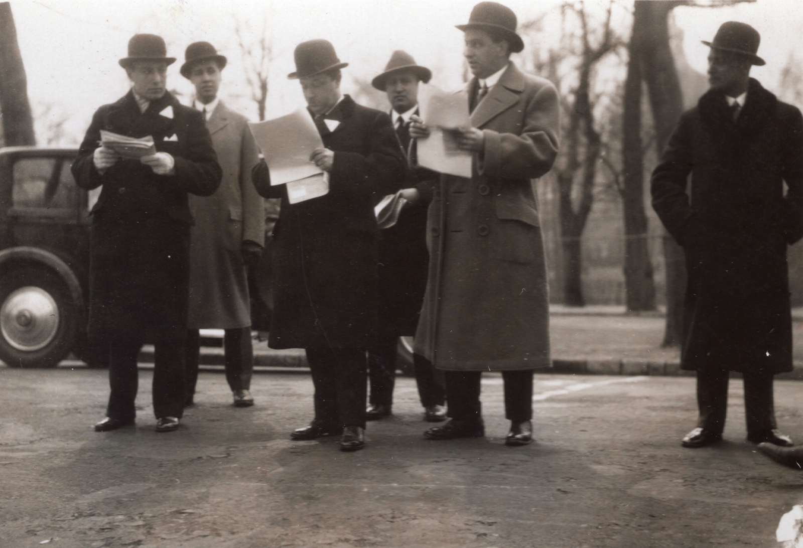 1932, Palotai Klára, reading, hat, men, coat, Fortepan #131790