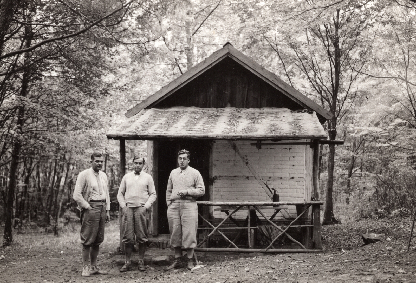 1932, Palotai Klára, three people, men, rest area, wooden cottage, Fortepan #131813