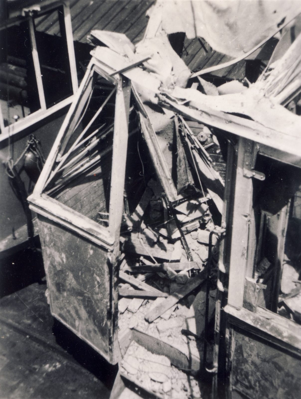 1942, Szepesfalvy Gábor, villamos, járműroncs, Fortepan #131854