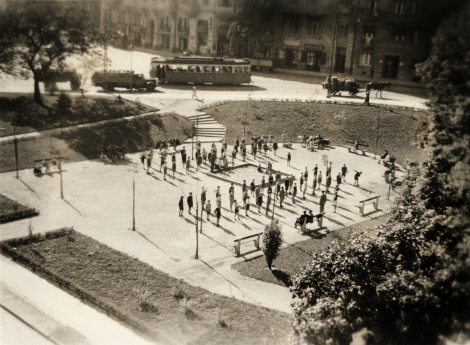 Hungary, Budapest I., a Horváth-kert déli végénél a mára megszűnt Szent János tér. Háttérben a Krisztina körút házai az Attila út felől nézve., 1940, Szepesfalvy Gábor, Budapest, Fortepan #131860