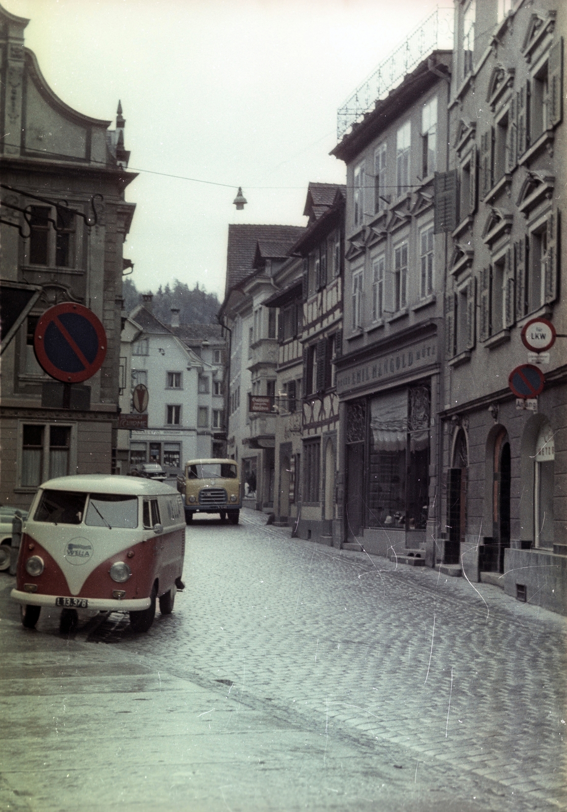 Austria, Bregenz, Kirchstrasse a Röhmerstrasse felől nézve., 1960, Jánossy Virág, Háberl Aladár, colorful, Volkswagen-brand, Fortepan #132040