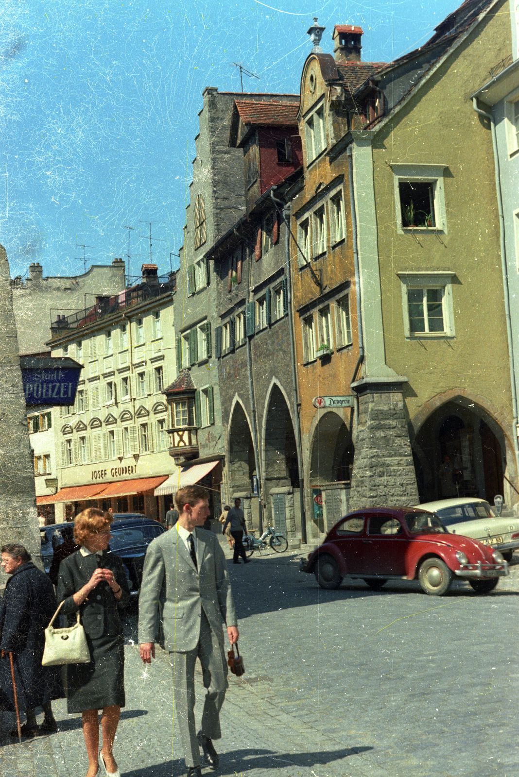 Germany, Lindau, Maximilianstrasse., 1960, Jánossy Virág, Háberl Aladár, colorful, Volkswagen Beetle, Volkswagen-brand, Fortepan #132049
