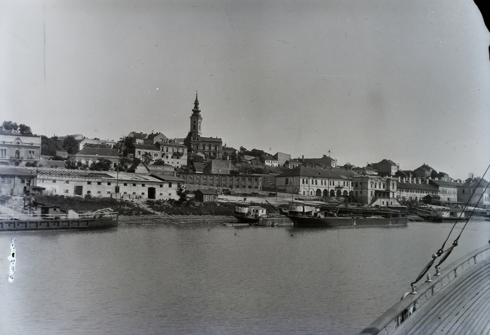 Serbia, Belgrade, Száva folyó, szemben a Szent Mihály arkangyal székesegyház. Leltári jelzet: MMKM TFGY 2017.10.112, 1916, Magyar Műszaki és Közlekedési Múzeum / Archívum / Negatívtár / özv Venczel Jánosné gyűjteménye, Fortepan #132359
