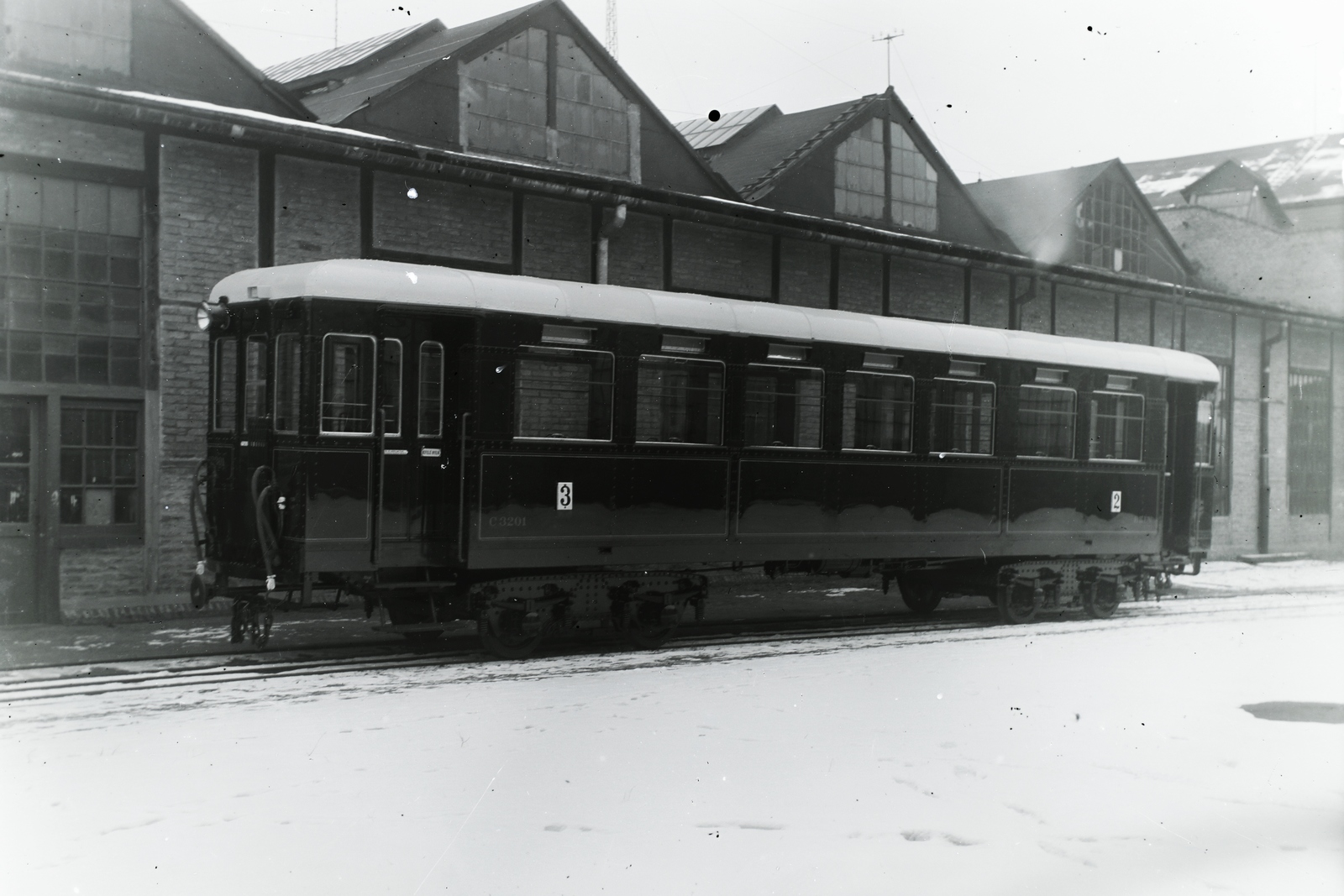 Magyarország, Győr, Magyar Waggon- és Gépgyár Rt. »A BHÉV P XII típusú. C 3201 pályaszámú, a budafoki vonalra készült négytengelyes pótkocsija 1928. december. (Rendelési szám: Ordre 897, Gyártási szám: 27255/1928)« Leltári jelzet: 32498, 1928, Magyar Műszaki és Közlekedési Múzeum / Archívum / Negatívtár / BHÉV gyűjteménye, Fortepan #132376