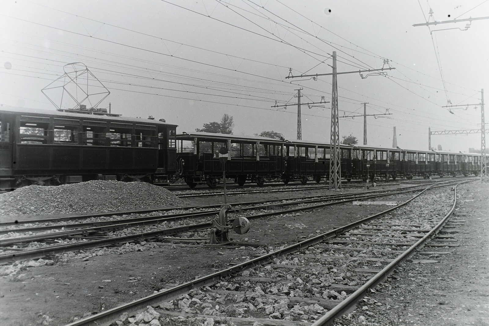 Magyarország, »BHÉV P XI típusú nyári pótkocsikból (pályaszámcsoport: 3161-3180) összeállított szerelvény az 1930-as években. Gyártás: Magyar Vegyipari Gépgyár, 1928.« Leltári jelzet: 32515, 1928, Magyar Műszaki és Közlekedési Múzeum / Archívum / Negatívtár / BHÉV gyűjteménye, Fortepan #132387