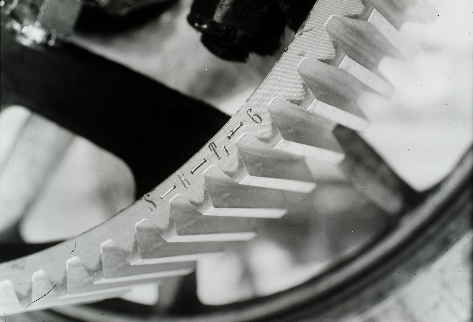 Magyarország, »BHÉV nagy fogaskerék-koszorú részlet TS 100 tip. motorhoz, Skoda gyártmány« Leltári jelzet: 32519, 1928, Magyar Műszaki és Közlekedési Múzeum / Archívum / Negatívtár / BHÉV gyűjteménye, fogaskerék, Fortepan #132389