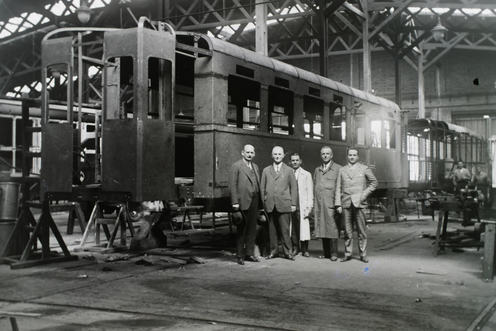 Hungary, Győr, Magyar Waggon- és Gépgyár. »A BHÉV egyik P XII típusú. (C 3201 - 3210 pályaszámok) a budafoki vonalra készült négytengelyes pótkocsijának szekrénye. (Rendelési szám: Ordre 897, Gyártási számok: 27255 - 27264/1928)« Leltári jelzet: 32523, 1928, Magyar Műszaki és Közlekedési Múzeum / Archívum / Negatívtár / BHÉV gyűjteménye, Fortepan #132391