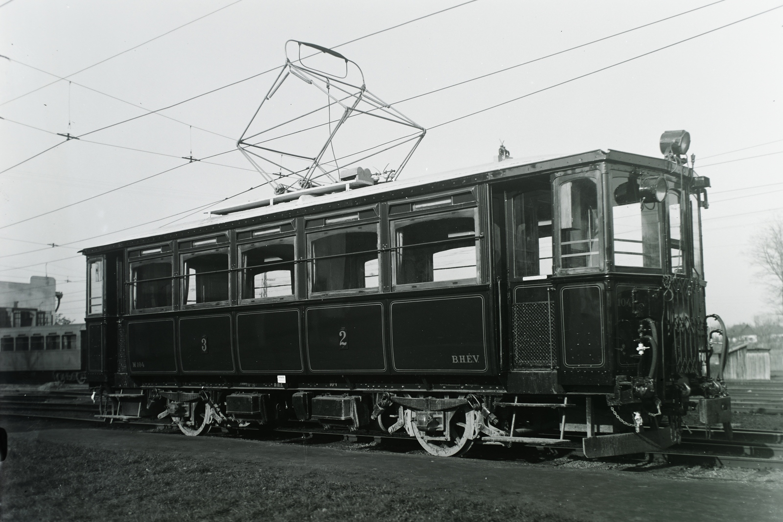 Hungary, Budapest XVI., Cinkota forgalmi telep, a BHÉV M II típusú, M 104 pályaszámú távkapcsolású villamos motorkocsija. Gyártás: Gép- és Vasútfelszerelési Gyár, Kistarcsa, 1911. Leltári jelzet: 390, 1930, Magyar Műszaki és Közlekedési Múzeum / Archívum / Negatívtár / BHÉV gyűjteménye, Budapest, BHÉV-organisation, Fortepan #132418