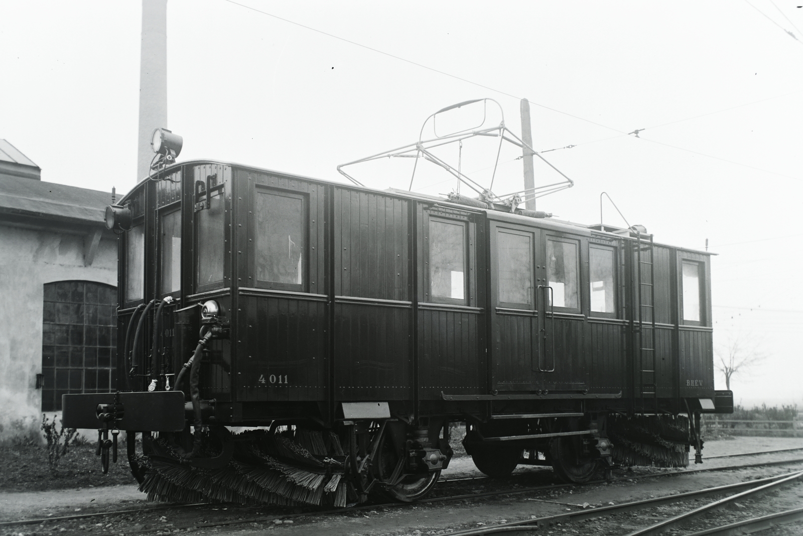 Hungary, Budapest XI., Fehérvári út (Fő utca), Budafok Forgalmi telep. A BHÉV 4011 pályaszámú hóseprőgépe. Gyártás: Gép- és Vasútfelszerelési Gyár, Kistarcsa, 1925. Gyártási szám: 5275/1925. Leltári jelzet: 418, 1932, Magyar Műszaki és Közlekedési Múzeum / Archívum / Negatívtár / BHÉV gyűjteménye, Budapest, Fortepan #132444