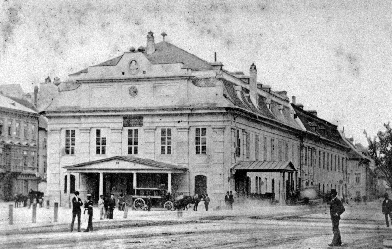 Slovakia, Bratislava, Sétatér (később Hviezdoslavovo námestie), a város első kőszínháza. A felvétel 1886 előtt készült., 1900, GGAABBOO, Horse-drawn carriage, square, theater, Matej Walch-design, disappeared, Fortepan #13255
